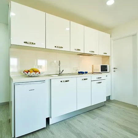 Apartament Roviv In The Old Town By Irundo