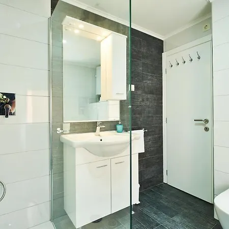 Apartament Roviv In The Old Town By Irundo