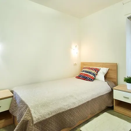 Apartment Roviv In The Old Town By Irundo *